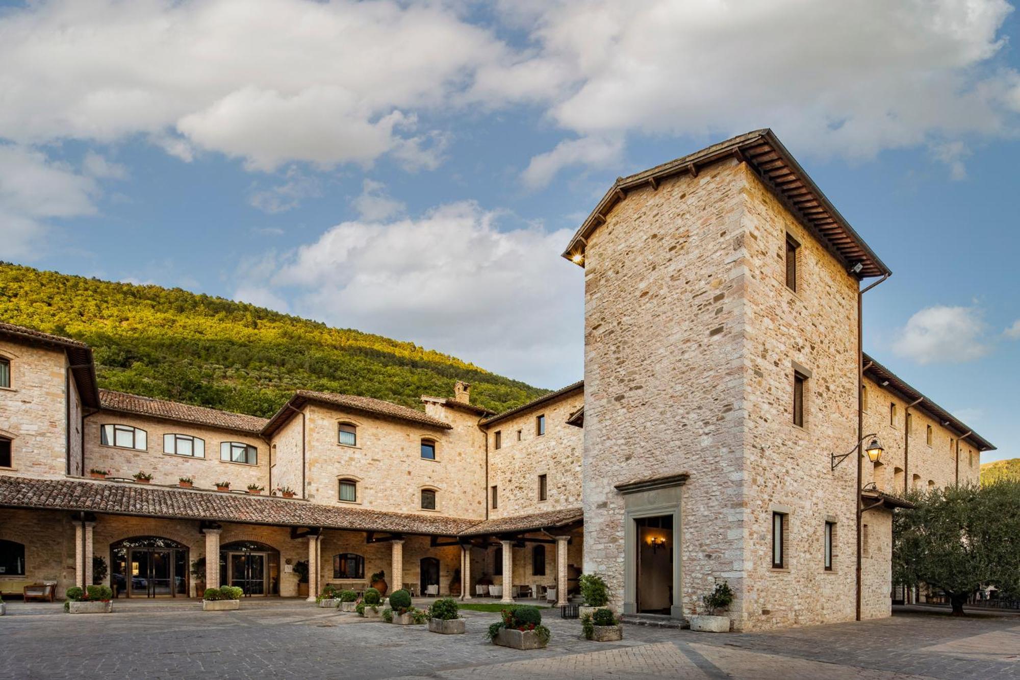 Park Hotel Ai Cappuccini Gubbio Exterior foto